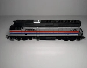 Amtrak Locomotive HO Model Train 229 - Picture 1 of 7
