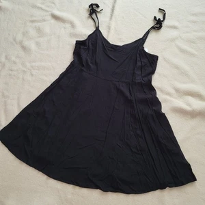 NWT Gap Dress Women's Size XL Black Short Fit And Flare - Picture 1 of 10