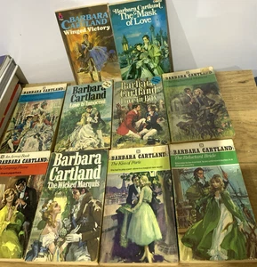 Bundle of 10 x  Barbara Cartland Vintage Romance, Love  Novels  Paperback Books - Imagen 1 de 16