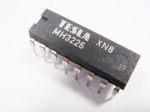 SAB8226 = MH3226 4bit bidirektionaler Treiber invertierend Mikroprozessor #AJ71 - Bild 1 von 3