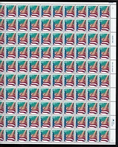 1999 issue Flag and City Sc 3277 MNH sheet of 100, water activated gum - Picture 1 of 2