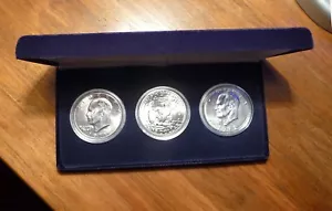 1971-/'72/'73 S Eisenhower 40% silver dollars uncirculated in a velvet box - Picture 1 of 9