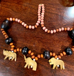 African Beaded Animal necklace - Picture 1 of 2