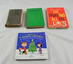 Lot of 4 Vintage Children's Books Peanuts Christmas Black Beauty Ivanhoe  N6B1 - Picture 1 of 1