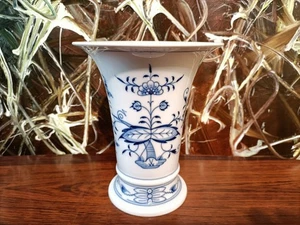MEISSEN Zwiebelmuster, edle Vase I. Wahl, trichterförmig Höhe 16,5cm - Picture 1 of 6