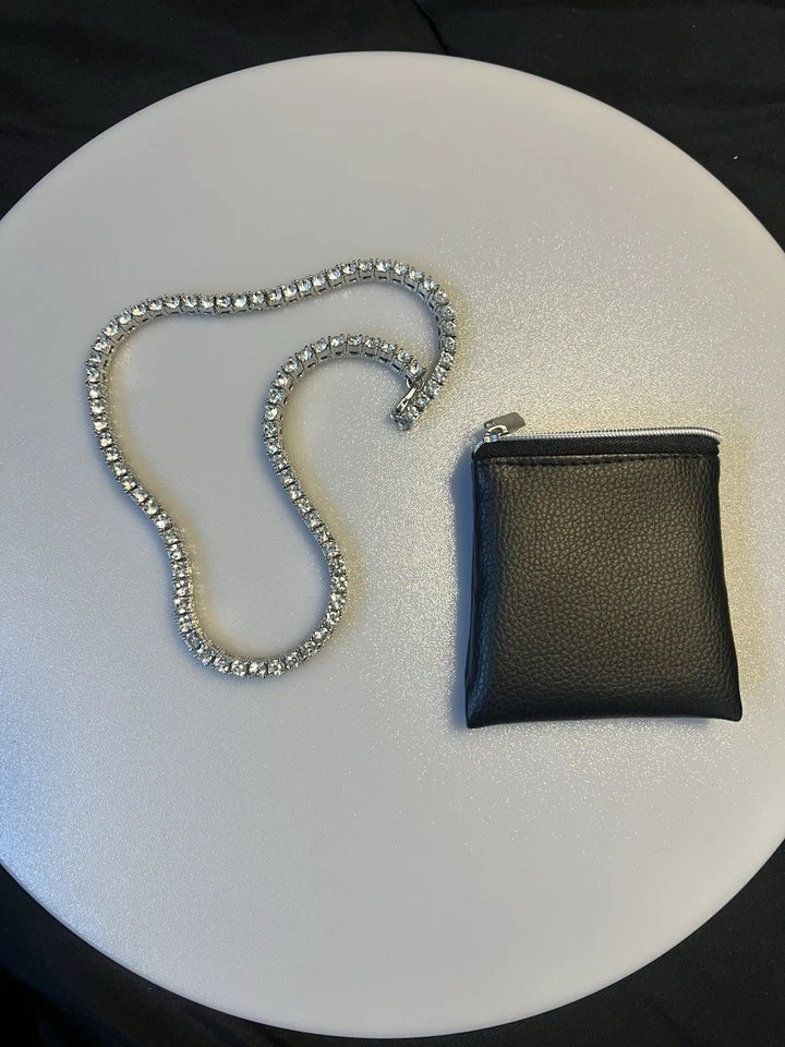 Collar de tenis de circonitas cúbicas enchapado en plata de 18 pulgadas con bolsa/estuche de cuero Foto 1 de 1