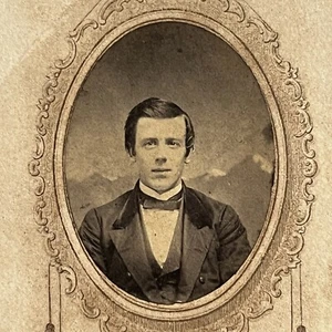 Fotografía antigua CDV encantador joven telón de fondo único de montaña - Imagen 1 de 7