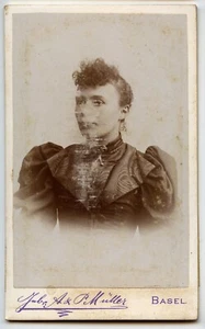 Portrait jeune femme CDV Müller Bâle photo ancienne 19e s. - Imagen 1 de 2