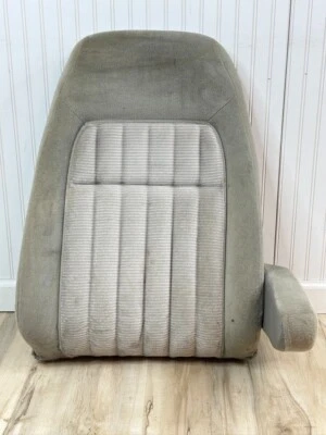 Caminhão Chevy GMC 1988-1994, Suburbano OEM passageiro direito dianteiro balde assento traseiro - Imagem 1 de 4