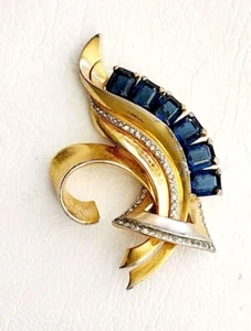 Vtg 1950s Scrolling Fur Clip Brooch Mazer Blue Crystal Gold Wash 3" - Picture 1 of 9