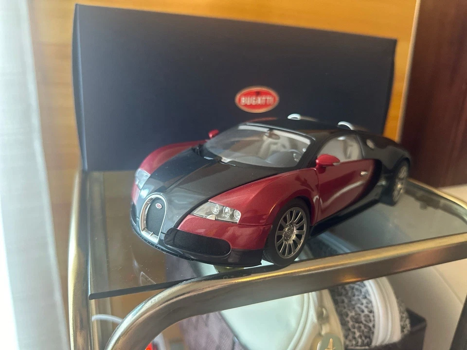 AUTOart - BUGATTI EB 16.4 VEYRON - 1:18 - Black/Red - Limited. - Immagine 1 di 1