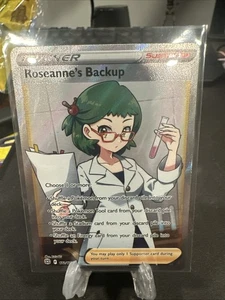 Roseanne's Backup (Full Art) 172/172 Holo - Pokemon SWSH09: Stelle Brillanti - Foto 1 di 10