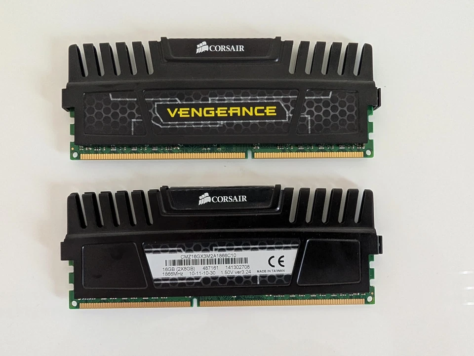2x 8GB Corsair VENGEANCE CMZ16GX3M2A1600C10 16GB DDR3 1600MHz PC3-12800U PC RAM - Bild 1 von 1