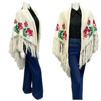 PONCHO ENVOLVENTE DE LANA BOHO CON FLECOS FLORALES ROSA VERDE ROSA CREMA AÑOS 60 70 TALLA ÚNICA Foto 1 de 4