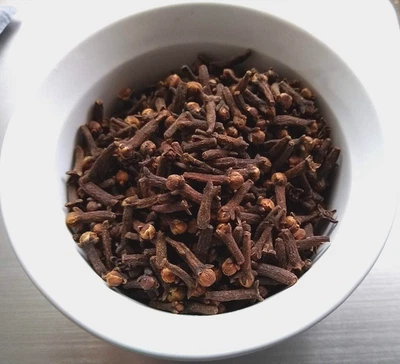 BOLSA RESELLABLE CLAVES ENTERA MADAGASCAR 1 OZ - 32 OZ Foto 1 de 3