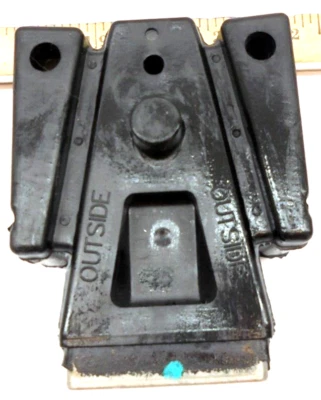 5005694 RUBBER MOUNT for 0351234 351234 housing etech johnson evinrude - Image 1 of 4