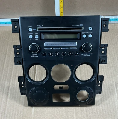 2006-2008 Suzuki Grand Vitara AM FM Radio Receiver Disc CD Player - Изображение 1 из 4