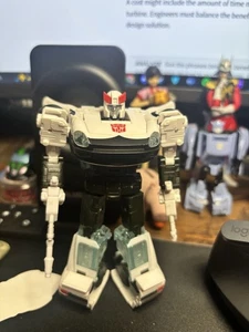 Transformers Earthrise WFC-E31 Prowl And Extra - Picture 1 of 4