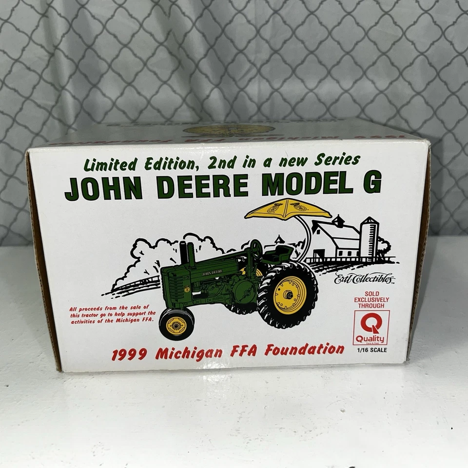 1999 Ertl 1/16 JOHN DEERE Model G Diecast Metal Collector Tractor Michigan FFA - Image 1 of 4