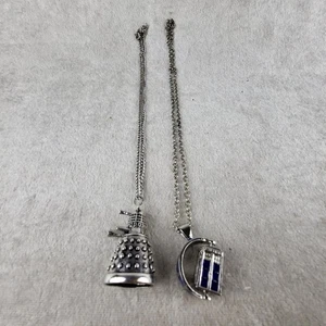 2er Set Dr Who Halsketten silberfarben 1,5 cm groß 20 Zoll Kette Vintage Retro - Bild 1 von 5
