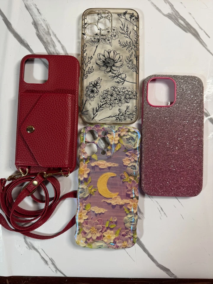 Fundas iPhone 13 - Lote de 4 Usadas - Decorativas y Femeninas (¡Swarovski Incluido!) Foto 1 de 4