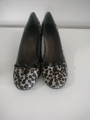 Beautiful Women's Leopard Skin Kitten Heels Shoes US Size 12M by Aerosoles - Image 1 of 4