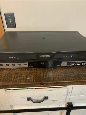 Go Video VCR Dual Deck gravador VHS player modelo DDV9550 não testado - Imagem 1 de 4