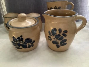 Vintage Pfaltzgraff Folk Art Stoneware Sugar Bowl #022 & Creamer Pitcher #024 - Picture 1 of 18