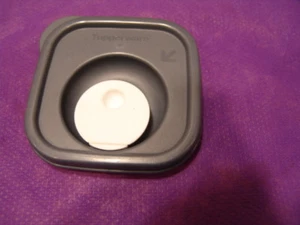 Tupperware Grey Square Microwave Reheat Rock N Serve Seal #4895A-2-VGC - Picture 1 of 2