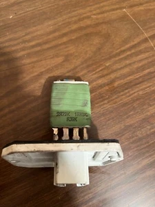 TOYOTA YARIS MK1 RESISTOR 2R79K 1R49K R39K - Picture 1 of 8