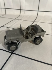 VINTAGE DINKY TOYS 615 US ARMY JEEP BATTLE LINES MILITARY DIECAST MODEL 1970S - Picture 1 of 5