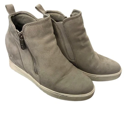 Tenis Anne Klein AK Sport Carson Gris Cuña Oculta Talla 8 Cremallera Imitación Gamuza Foto 1 de 4