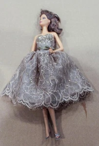 Loose, Platinum Label Judith Leiber Barbie Mattel - no box - Missing a Shoe 1999 - Picture 1 of 11