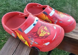 Crocs X Lightning McQueen niño pequeño talla C13 - Imagen 1 de 9