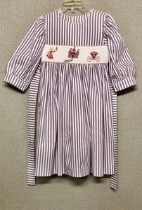 Beaux et Belles Größe 4T lila & weiß gestreiftes gesmoktes Kleid bestickt Prinzessin - Bild 1 von 6