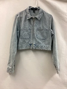 Chaqueta de mezclilla Forever 21 para mujer lavada mediana ligera recortada cuadrada cremallera bolsillos delanteros - Imagen 1 de 20