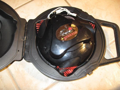 Robot Automático de Limpieza de Parrilla Grillbot Cepillos de Nylon CARGADOR Y ESTUCHE RÍGIDO Foto 1 de 4