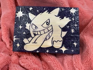 Scatola Portaoggetti Pokemon TCG in Legno Intagliato a Mano Personalizzata - Foto 1 di 4