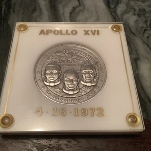 1972 appolo xvi silver medal 112 grams 2.25 inch diameter  - Picture 1 of 2