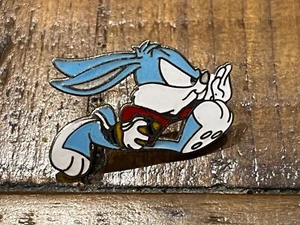 PIN PINS BD  WARNER BROS 1991 RUGBY DEMONS ET MERVEILLES a1 - Picture 1 of 1