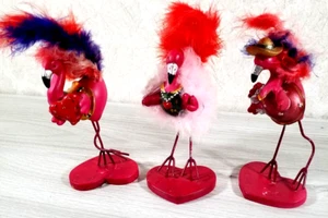 Katherine’s Collection Flamingo con Vestido y Collar de Cuentas 3 Adornos De Colección - Imagen 1 de 9