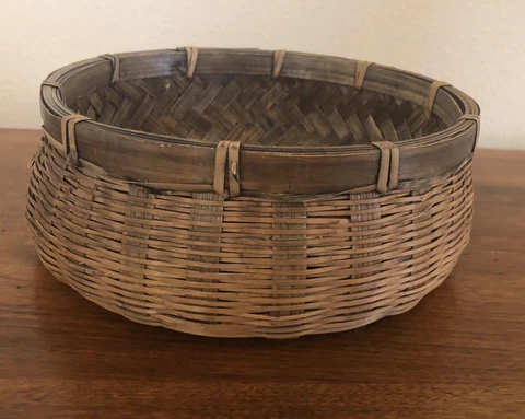 Handmade Pine Needle Basket w/ Woven Grass Interior-Round- 8" x 2 7/8"-Used Cover