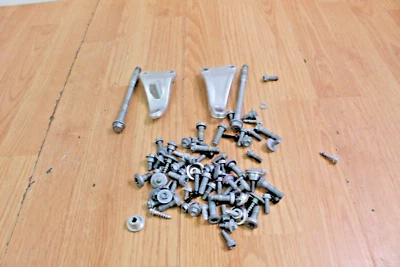 Soportes de motor MC350F 2024 gas/tuercas y pernos de cuadro/despegue nuevo Foto 1 de 4