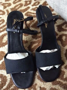 Nuevo de lote antiguo Brooks Brothers Italianos Mujer Talla 7 Negro Punta Abierta Tacones Eslingback - Imagen 1 de 6