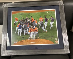 Houston Astros Team Signed 2017 World Series 16x20 - Altuve + 8 more TRISTAR COA - Picture 1 of 7