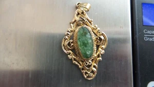 Colgante de Colección HG 1/20 12K GF Piedra de Jade 1.5"L TRABAJO DETALLADO L@@K pesa 2.94g - Imagen 1 de 7
