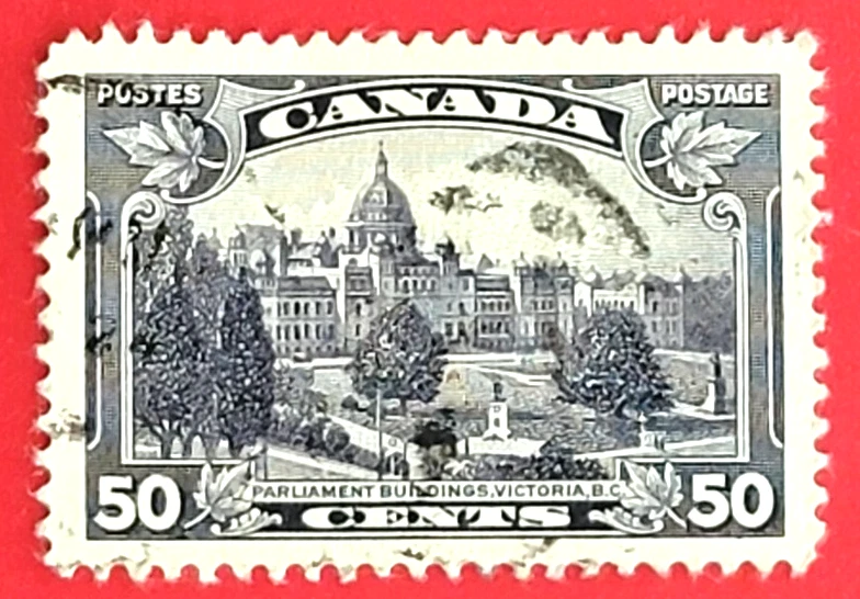 Canada Stamp 226 "Parliament Victoria BC" Used - Image 1 of 1