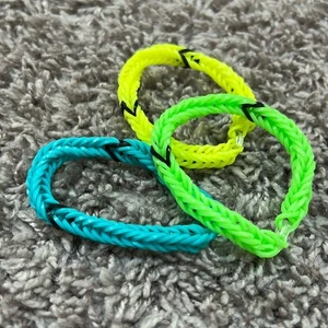 Loom Gummiband Armbänder Set Handarbeit geflochten bunt Fun Mode - Bild 1 von 4