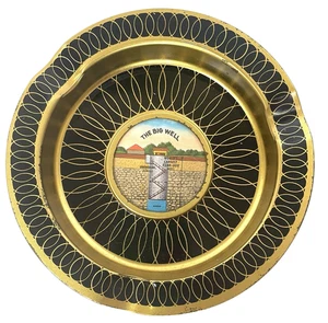 Vintage The Big Well Greensburg Kansas Blech Aschenbecher - Bild 1 von 2