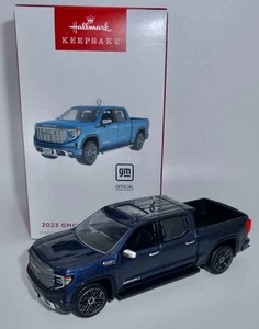 2024 Hallmark Keepsake adorno de Navidad 2023 GMC SIERRA DENALI CAMIÓN H52 - Imagen 1 de 9